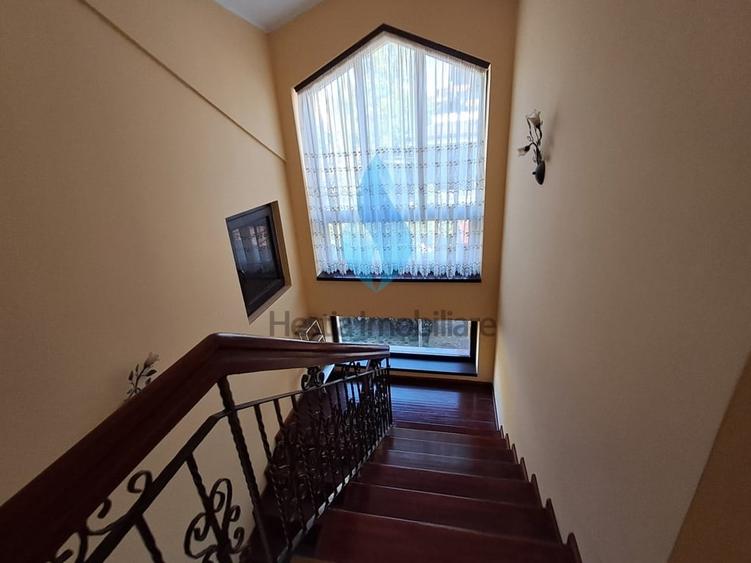 Casă cu 5 camere cu Canalizare în Bucium