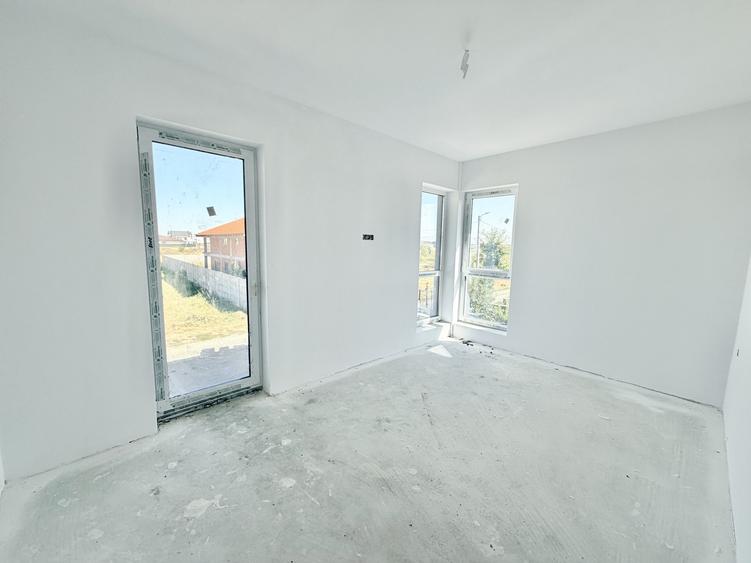 Duplex cu 4 camere cu Canalizare în Moșnița Nouă