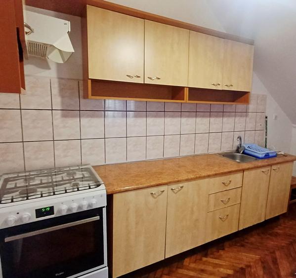 Apartament cu 2 camere semidecomandat în Schei