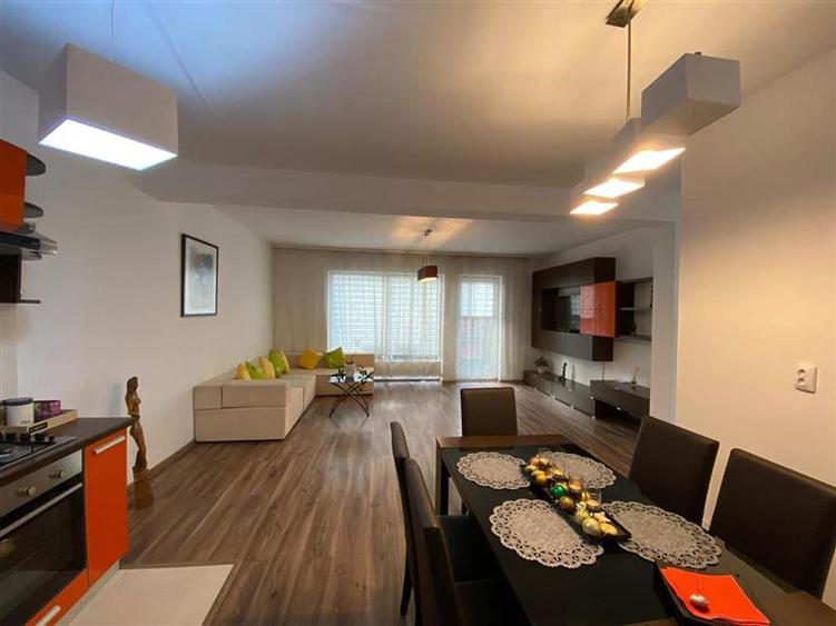 Duplex cu 5 camere cu Canalizare în Iris