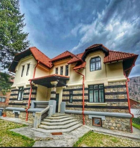 Casă cu Teren 750 Mp în Central