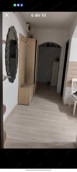 Apartament cu 3 camere semidecomandat în Lipovei