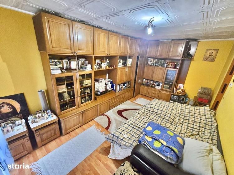 Apartament cu 3 camere decomandat în Micro 17