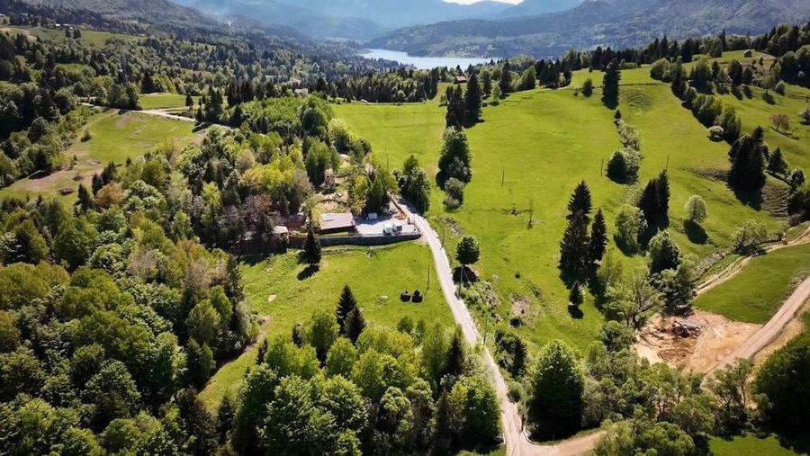 Teren de 7200 mp, în Colibița