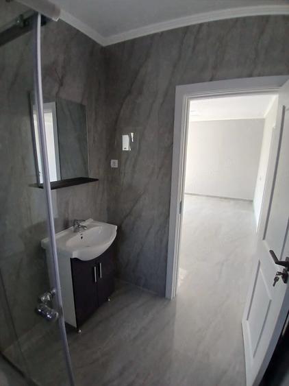 Casă cu 3 camere cu Teren 220 Mp în Central
