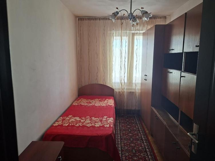 Apartament cu 3 camere decomandat în Tudor