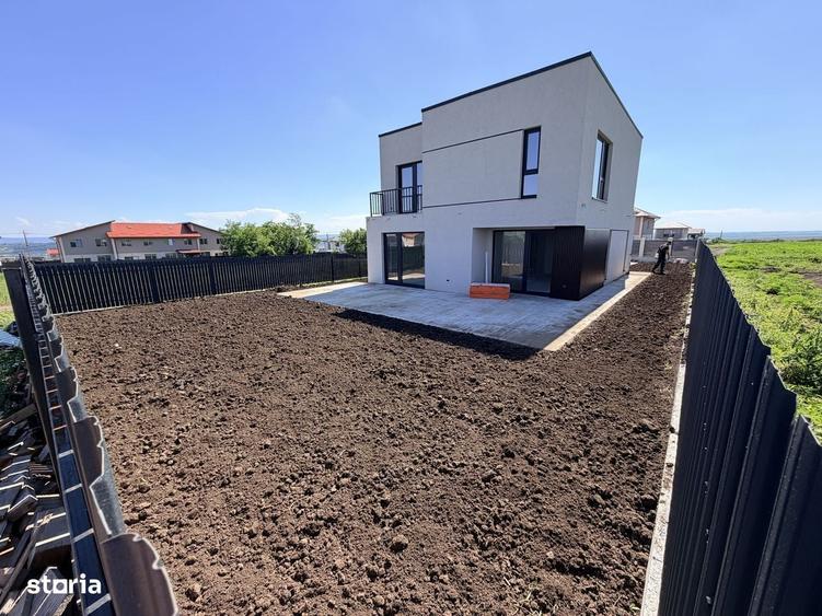 Casă cu 4 camere în Valea Lupului