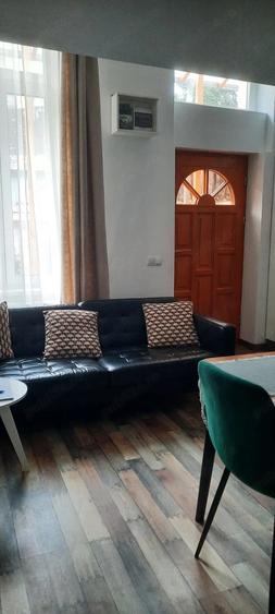 Apartament cu 3 camere decomandat în 15 Noiembrie