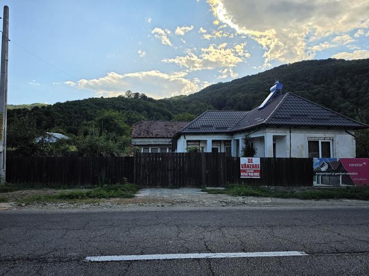 Casă cu 3 camere în Central
