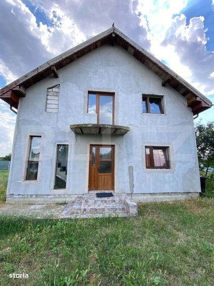 Casă cu 4 camere cu Teren 1275 Mp în Seceani