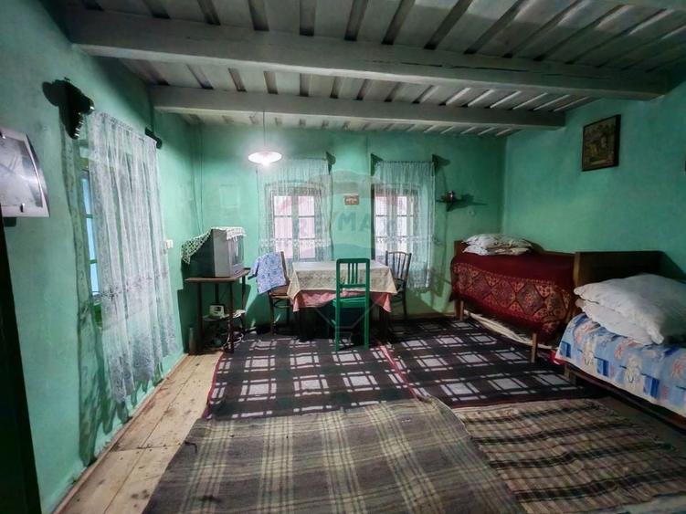 Casă cu 3 camere cu Teren 767 Mp în Poiana Sibiului
