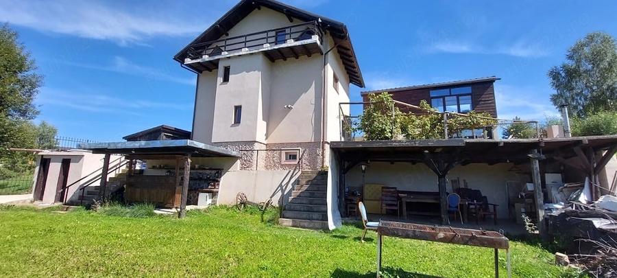 Casă cu 5 camere cu Teren 603 Mp în Peștera