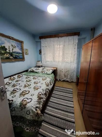 Apartament cu 4 camere decomandat în Central