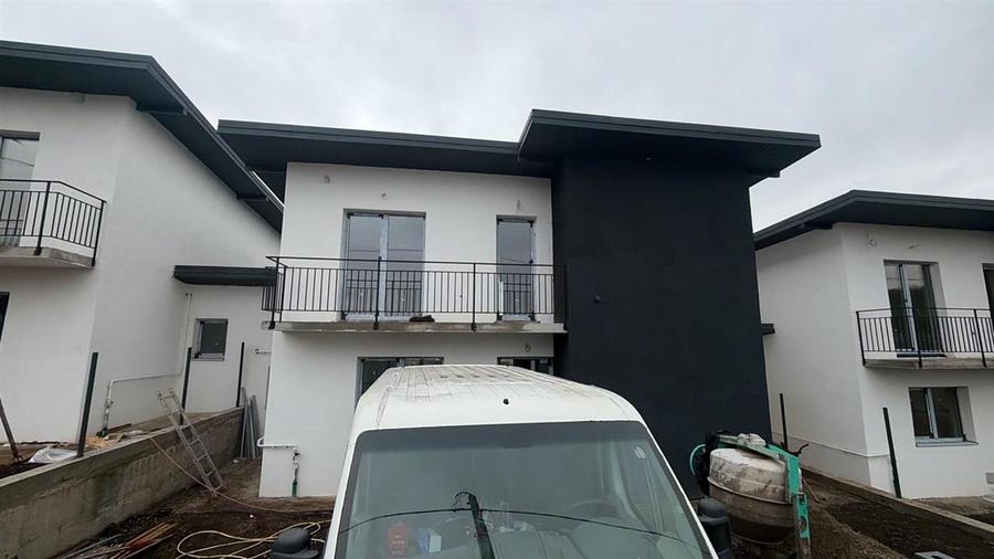 Casă cu 4 camere cu Teren 190 Mp în Valea Lupului