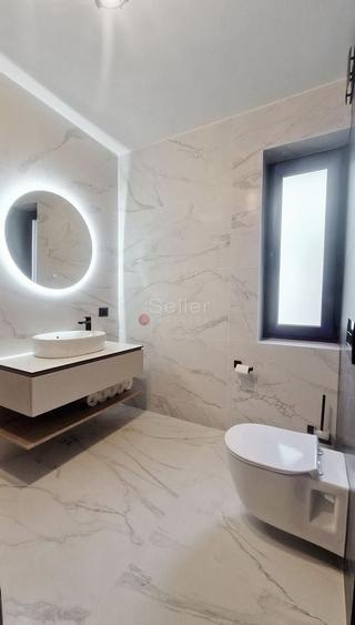 Apartament cu 2 camere semidecomandat, mobilat în Poiana Brașov