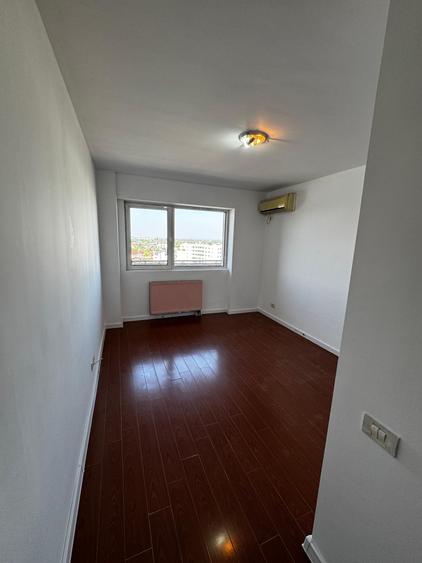 Apartament cu 3 camere decomandat în Bucureștii Noi