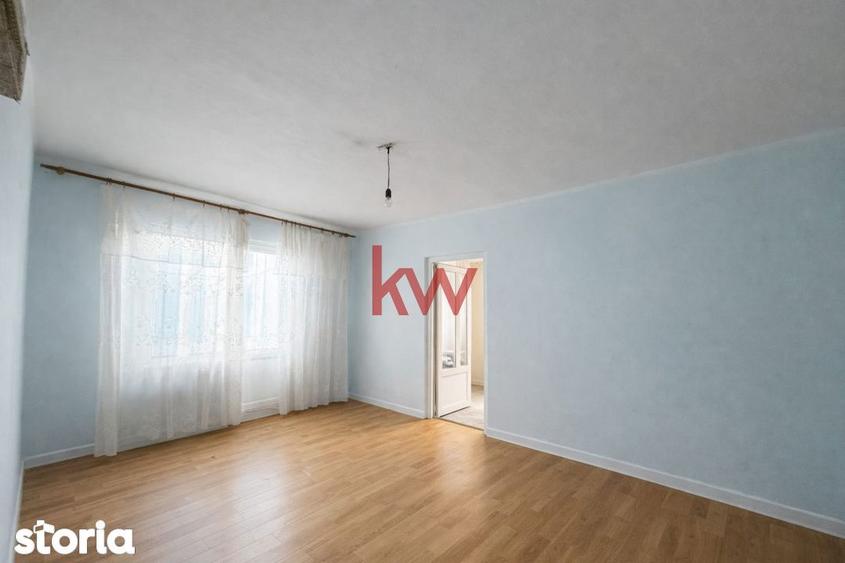 Apartament cu 3 camere semidecomandat în Alexandru cel Bun