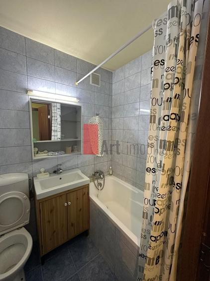 Apartament cu 3 camere decomandat în Drumul Taberei