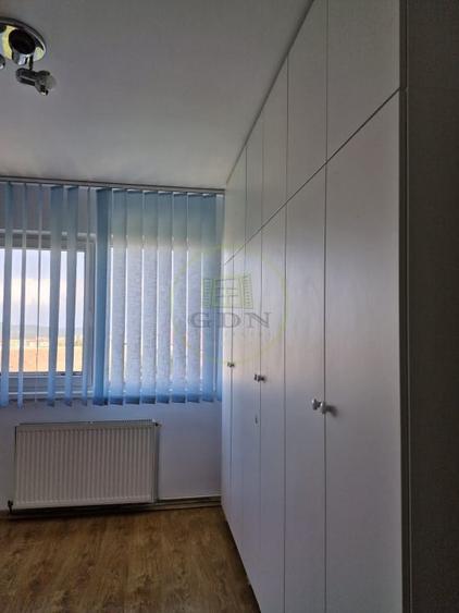 Apartament cu 3 camere decomandat, mobilat în Vasile Aaron