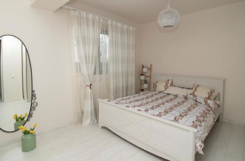 Apartament cu 2 camere circular, mobilat în Odăile