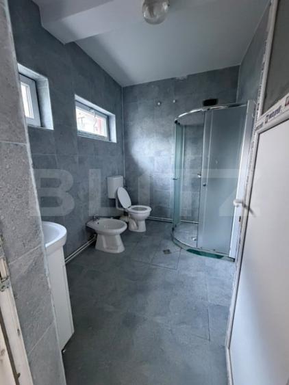 Casă cu 5 camere cu Teren 192 Mp în Central