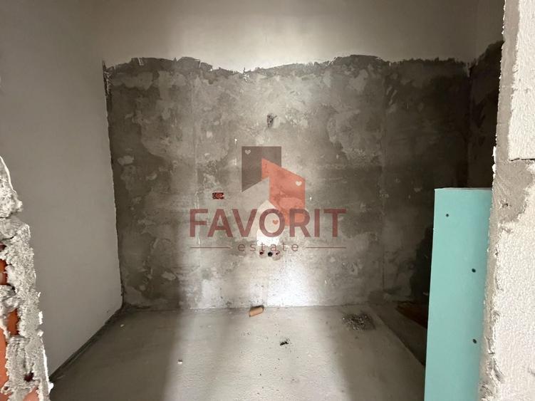 Duplex cu 3 camere cu Canalizare în Utvin