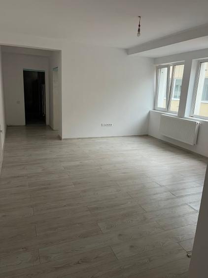 Apartament cu 2 camere semidecomandat în Florești — fotografia 1