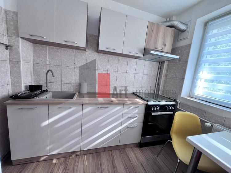Apartament cu 3 camere decomandat în Giulești