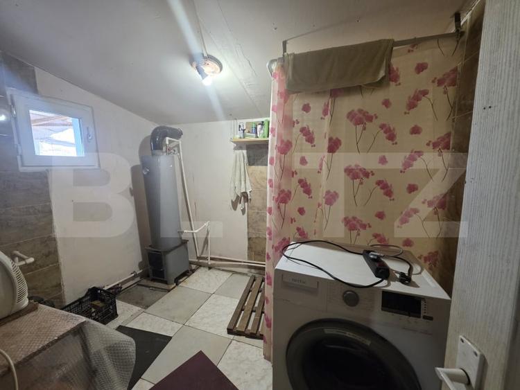 Casă individuală cu 2 camere cu Teren 1336 Mp în Sătmărel