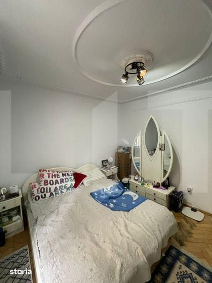 Apartament cu 4 camere decomandat în Lipovei