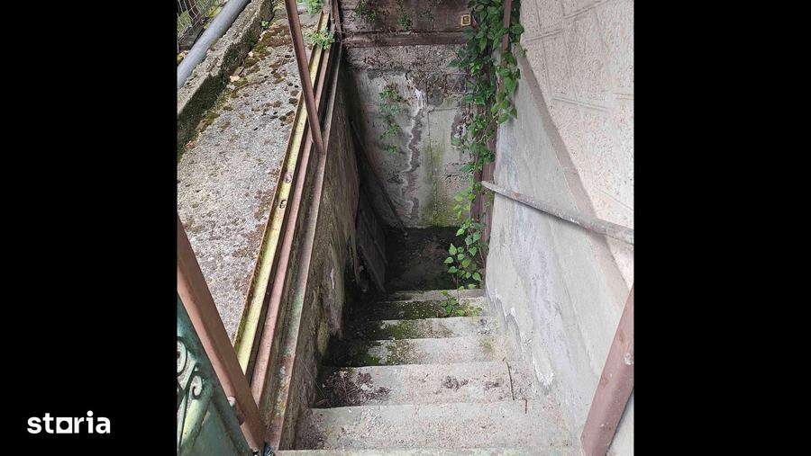 Casă cu 6 camere cu Teren 765 Mp în Central