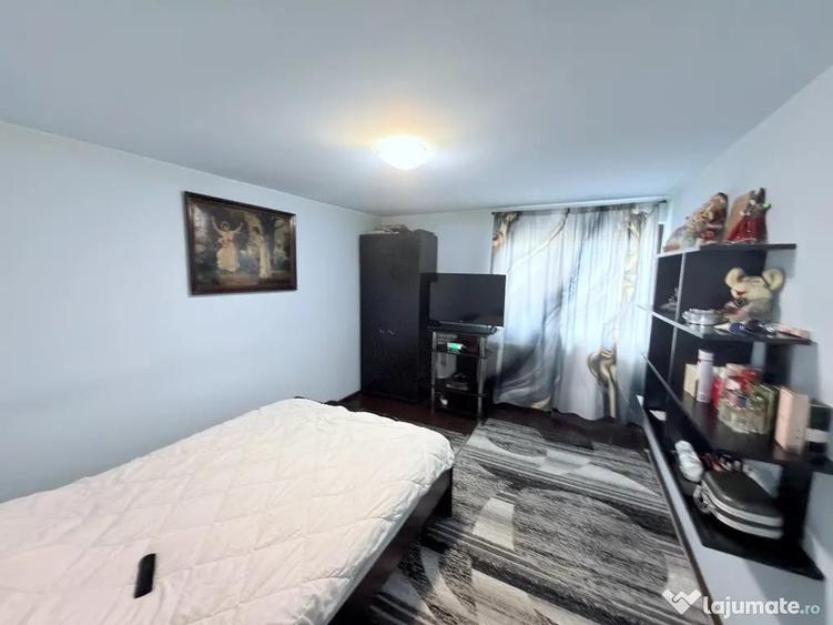 Casă cu 4 camere cu Teren 500 Mp în Central