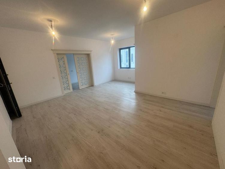 Apartament cu 4 camere decomandat în Dacia