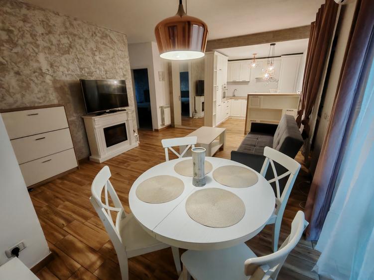 Apartament cu 3 camere semidecomandat în Mogoșoaia
