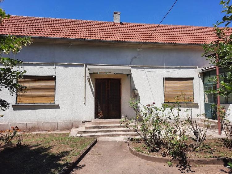 Proprietate din caramida: 2 case independente, teren 900 mp, deschidere pe 2 strazi, Centrul Vechi, - 3