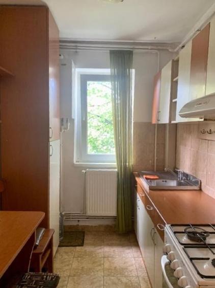 Apartament cu 2 camere semidecomandat, mobilat în Păcurari