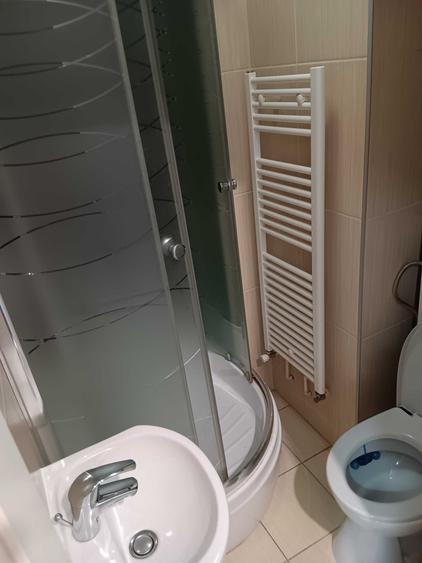 Apartament cu 3 camere decomandat în Vitrometan