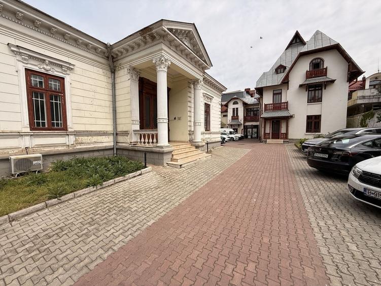 Casă individuală cu 31 camere cu Canalizare în Calea Călărașilor