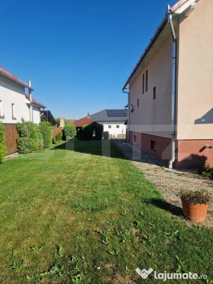Casă cu 7 camere cu Teren 830 Mp în Central