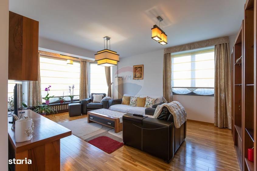 Casă cu 4 camere cu Teren 1617 Mp în Central