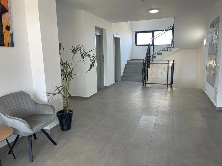 Apartament cu 2 camere decomandat în Exterior Vest
