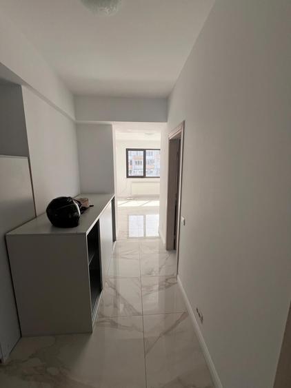 Apartament cu 3 camere semidecomandat în Dorobanți