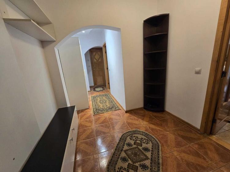 Apartament cu 3 camere decomandat în Păcurari