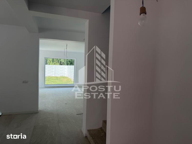 Duplex de vanzare cu 4 camere si 2 bai ,Ghiroda - 1