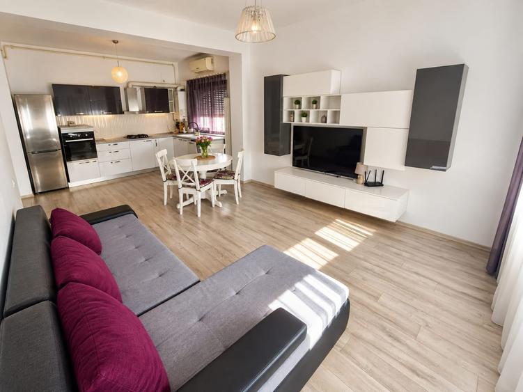Apartament cu 2 camere, mobilat în Universitate