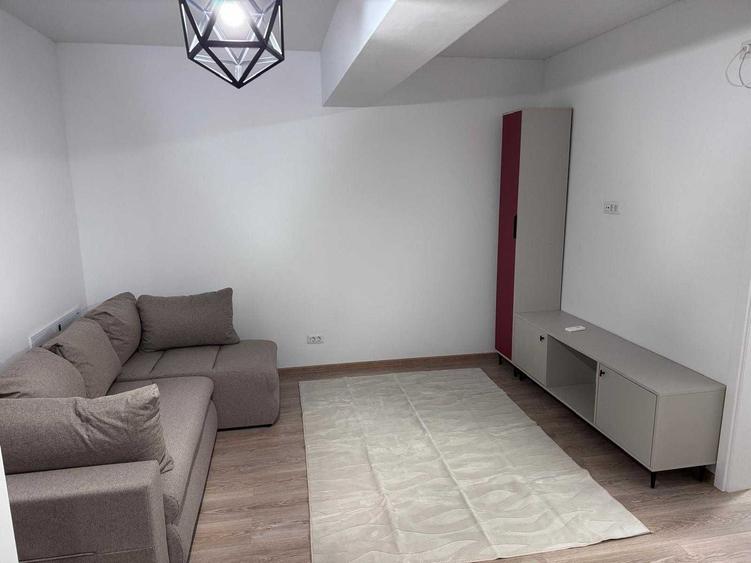 Apartament cu 3 camere în Berceni