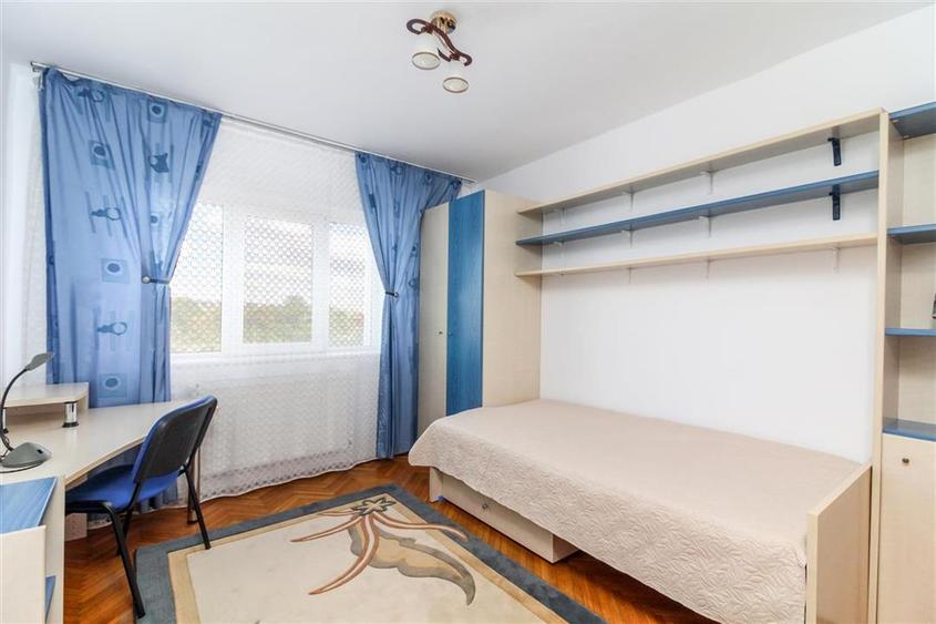 Apartament cu 3 camere decomandat, mobilat în Mănăștur
