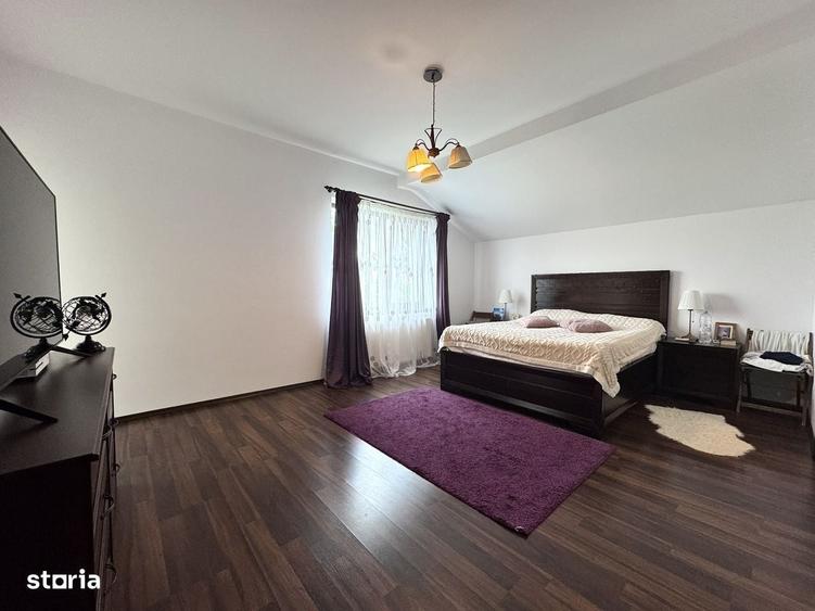 Casă cu 4 camere în Ostratu