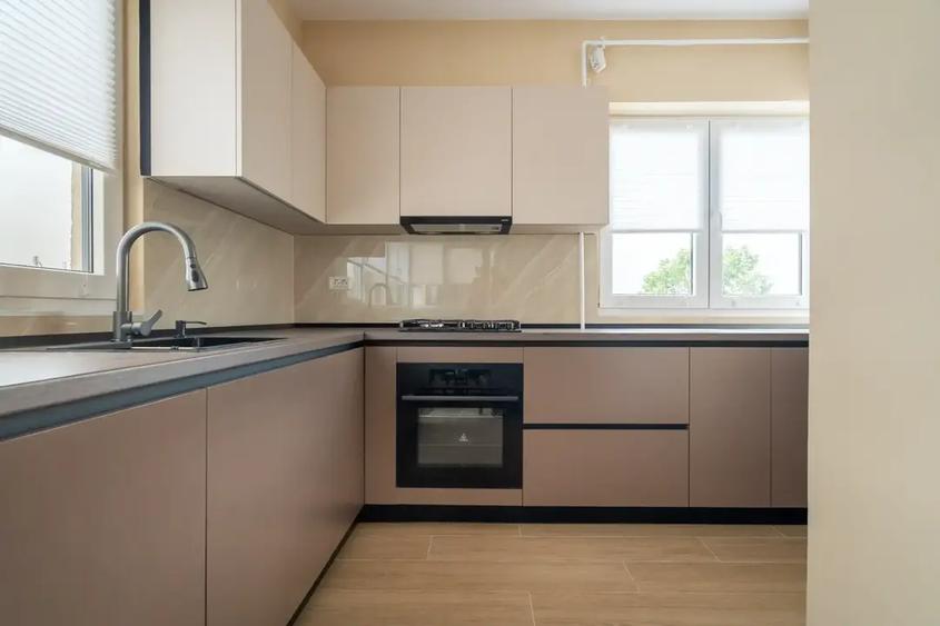 Apartament cu 2 camere semidecomandat, mobilat în Progresul