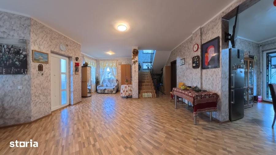 Casă cu 4 camere cu Teren 486 Mp în Central